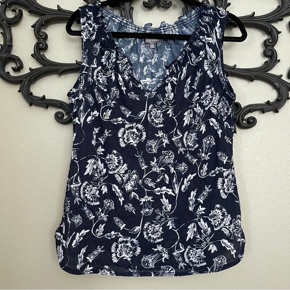 Daisy Fuentes Tops - 3/$21 | Daisy Fuentes Floral Sleeveless Top Size L